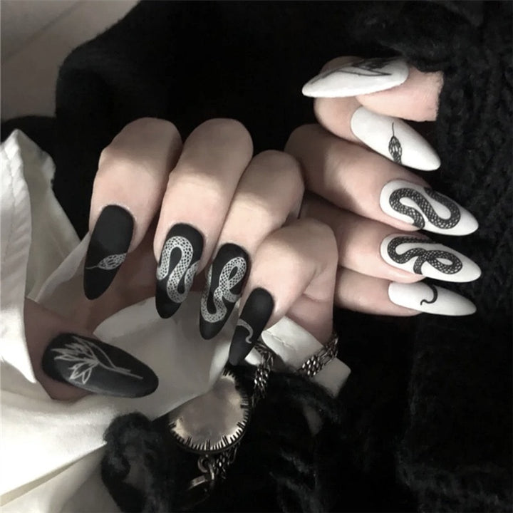 24Pcs/Box Press-On Aesthetic Gothic Black False Nails - Juneptune