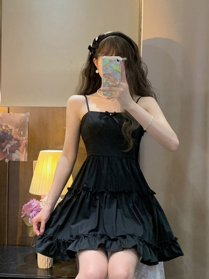 Princess Black Dress With Sleeves - Juneptune